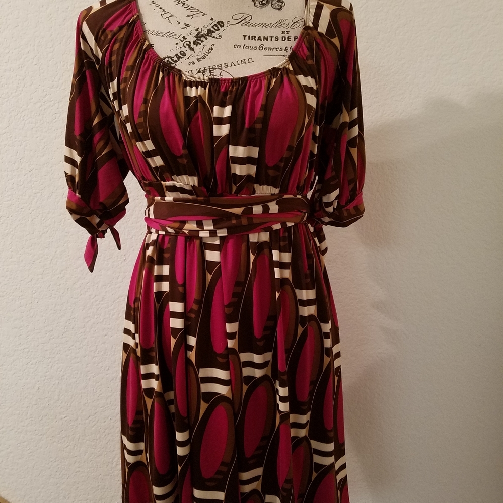 Dress - Picture 2 of 4